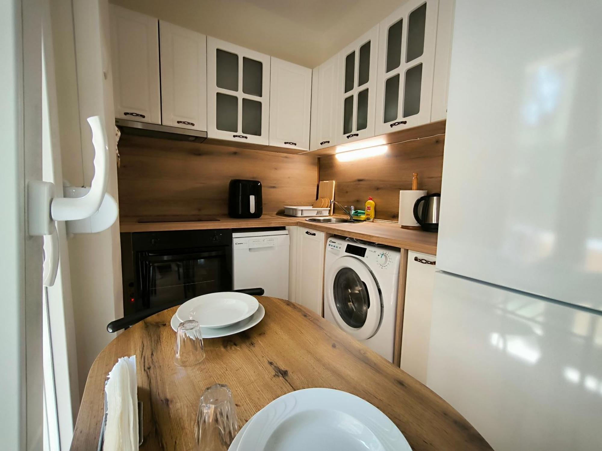 Port View, Veranda, 80 Sqm, Spacious Place For 6 Salonic Exterior foto
